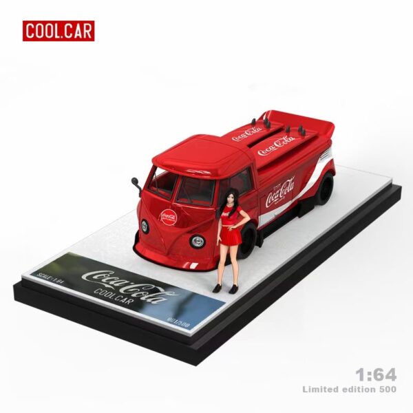 Cool Car Volkswagen T1 Custom Pickup Kombi Coca-Cola Surf Roja con muñeca 1:64