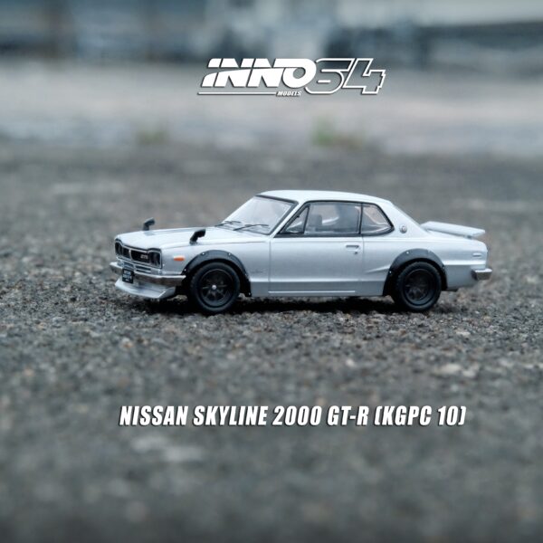 Inno64 Nissan Skyline 2000 GT-R KPGC10 Hakosuka 1:64