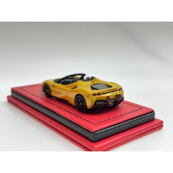 ABONO PRE VENTA $10.00 (Precio $86.99) ART 1:64 Ferrari SF90 Yuema - Resina - Amarillo Dorado (Descapotable) (llega aprox. marzo 2024) - Imagen 2