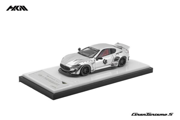 HKM 1:64 LBWK Maserati Gran Turismo Sport GTS edición especial "Martha"- Plateado Cromo