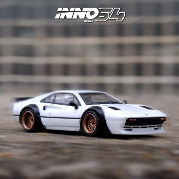 INNO64 1:64 LBWK Ferrari 308 GTB - Blanco